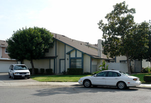 11398 Magnolia Ave Apartments