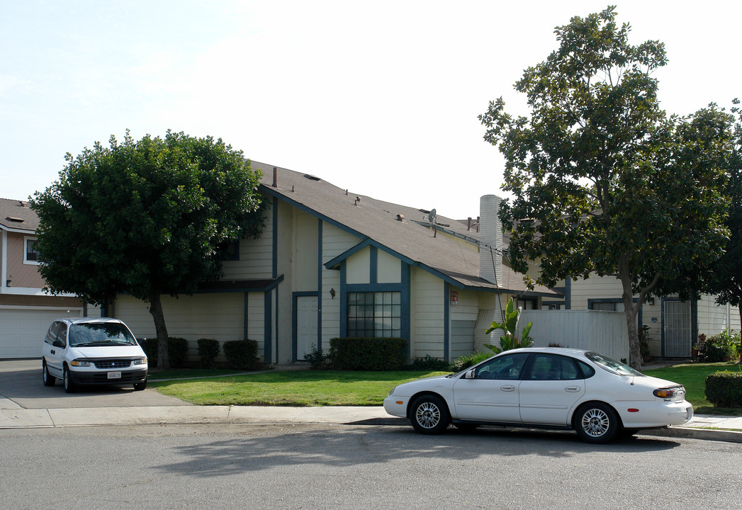 11398 Magnolia Ave in Riverside, CA - Building Photo