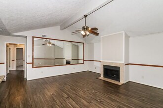 7406 San Simeon Dr in Houston, TX - Building Photo - Building Photo