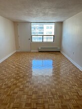 Katlena's Place in Oshawa, ON - Building Photo - Building Photo