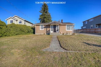 8437 S M St in Tacoma, WA - Foto de edificio - Building Photo