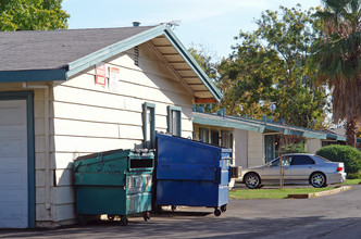 2624-2638 Fairfield St in Sacramento, CA - Building Photo - Building Photo