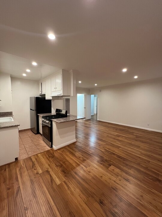 1616 Armacost Ave, Unit 8 in Los Angeles, CA - Building Photo