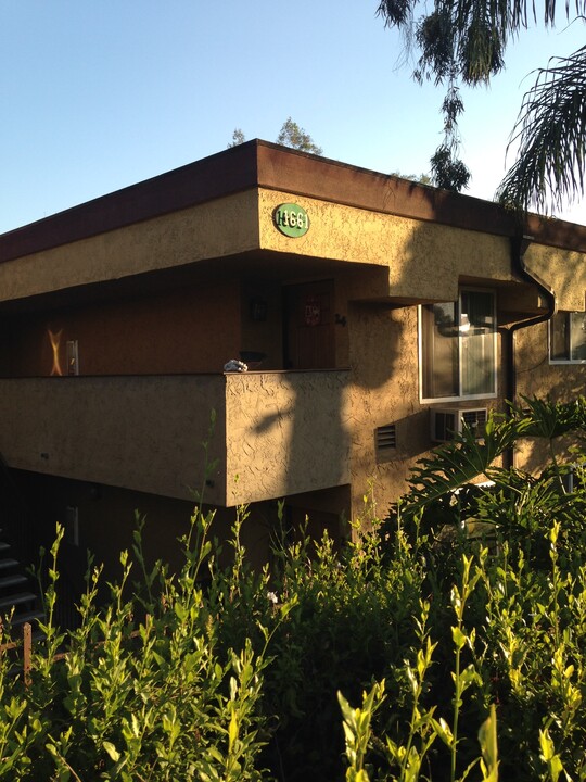 1825 Bayview Heights Dr, Unit #95 in San Diego, CA - Foto de edificio