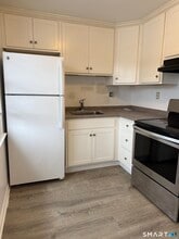 75 E New St in Bristol, CT - Building Photo - Building Photo