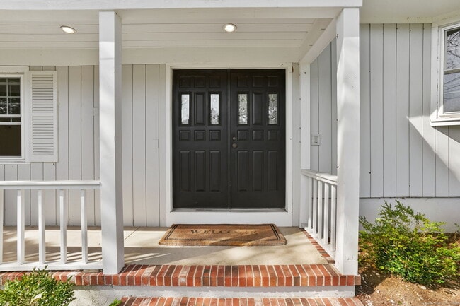 36 Oak St in Westport, CT - Building Photo - Building Photo