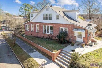 656 Beauregard St, Unit Downstairs Sm in Baton Rouge, LA - Foto de edificio - Building Photo
