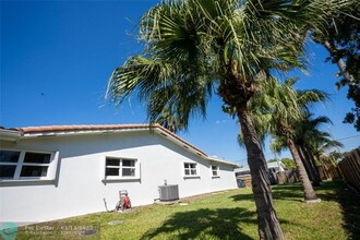 1401 Coolidge St in Hollywood, FL - Foto de edificio - Building Photo