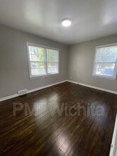 6147 E Boston St in Wichita, KS - Building Photo - Building Photo