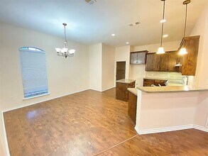 132 Hedgerow Ln in Lewisville, TX - Building Photo - Building Photo