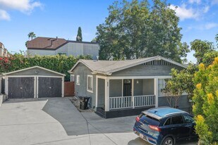 708 Tularosa Dr in Silver Lake, CA - Building Photo