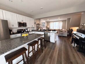821 Roselyn Dr in Victoria, MN - Building Photo - Building Photo