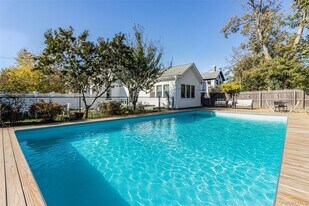 312 5th Ave in Greenport, NY - Building Photo