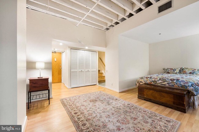 301 Race St-Unit -312 in Philadelphia, PA - Building Photo - Building Photo