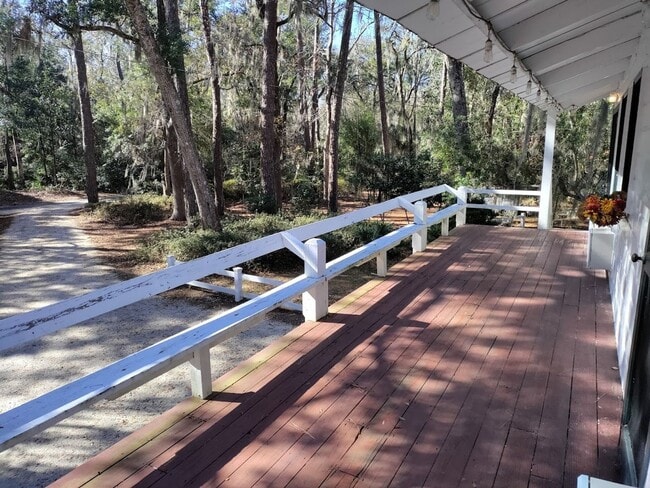 11 Southwood Dr in Savannah, GA - Foto de edificio - Building Photo