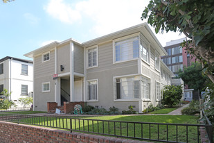 510-512 Kelton Ave in Los Angeles, CA - Building Photo