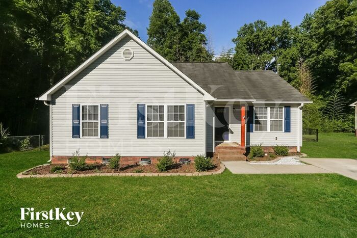 1018 Austin Ave in Kannapolis, NC - Foto de edificio