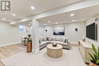 90 Blackhorne Dr in Kitchener, ON - Building Photo - Building Photo