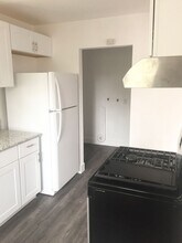 2432 S Cedar Ave-Unit -103 in Fresno, CA - Building Photo - Building Photo