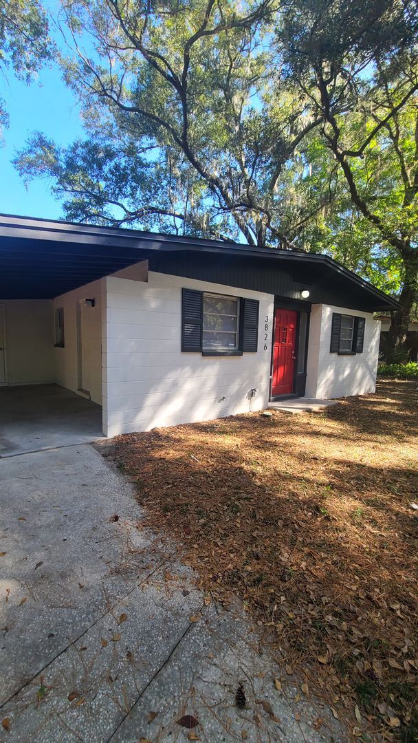 3826 NW 14th Pl in Gainesville, FL - Building Photo - Building Photo