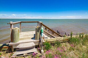 89 Gerard Dr in East Hampton, NY - Building Photo