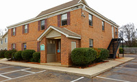 Oaks Apartments in Huntsville, AL - Building Photo - Building Photo