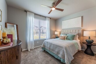 Beacon on Westmoreland in Desoto, TX - Foto de edificio - Building Photo