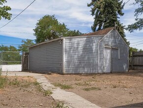 1707 E Mallon Ave in Spokane, WA - Foto de edificio - Building Photo