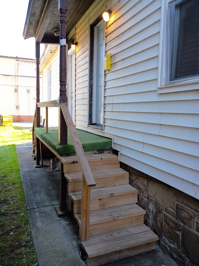 433 Ferndale Ave