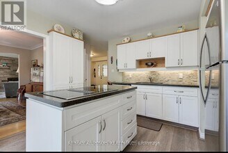 23 S Marine Dr in Toronto, ON - Building Photo - Building Photo