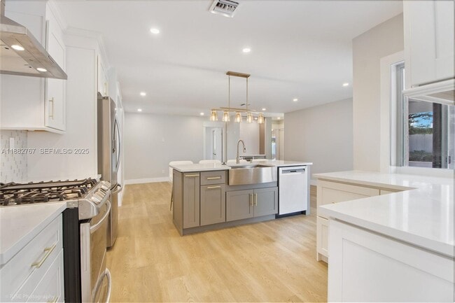 11011 SW 110th Rd in Miami, FL - Building Photo - Building Photo