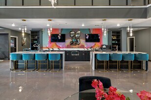 304 at Valley Pointe in Hurricane, WV - Building Photo