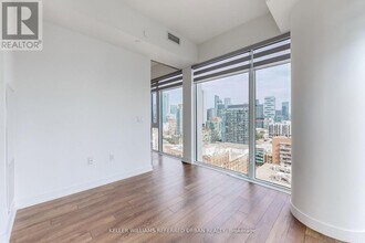 158 Front St E in Toronto, ON - Building Photo - Building Photo