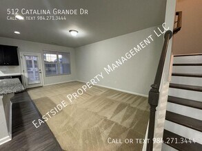 512 Catalina Grande Dr in Cary, NC - Building Photo - Building Photo