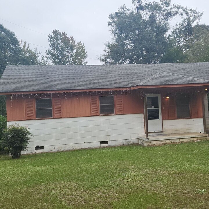 116 N Elm St in East Dublin, GA - Building Photo