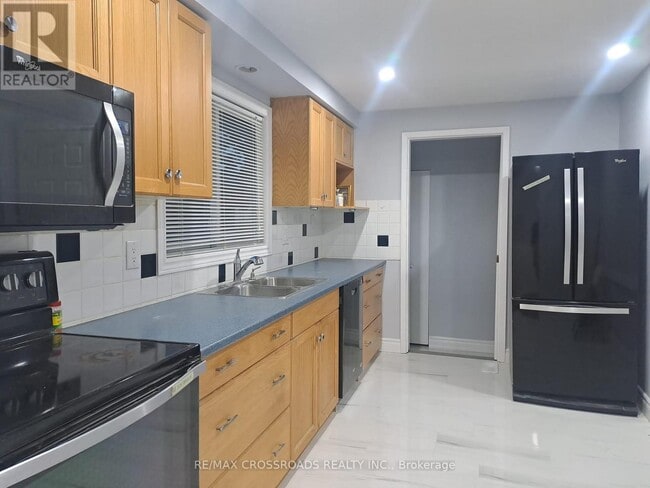 185 Appalachian Crescent in Kitchener, ON - Building Photo - Building Photo