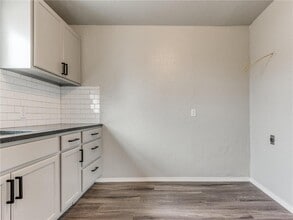 1716 SW 18th St in Oklahoma City, OK - Building Photo - Building Photo