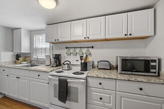 23 Portsmouth Ave in Exeter, NH - Building Photo - Building Photo