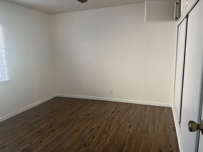 1232 W 94th St in Los Angeles, CA - Building Photo - Building Photo