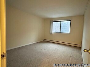 245 Main St, Unit 16 in Watertown, MA - Foto de edificio - Building Photo