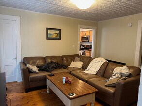 9 Holly St in Concord, NH - Building Photo - Building Photo