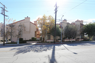 21054 Parthenia St in Canoga Park, CA - Building Photo - Building Photo