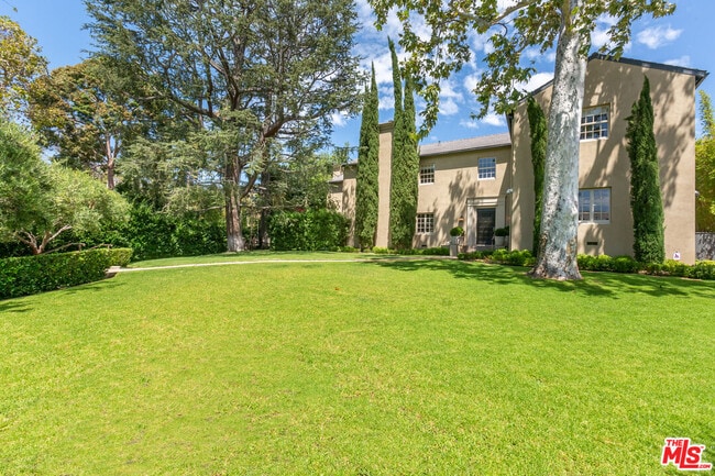 property at 402 S Hudson Ave