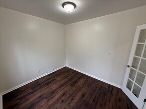 8123 Westminster Ave in Warren, MI - Building Photo - Building Photo