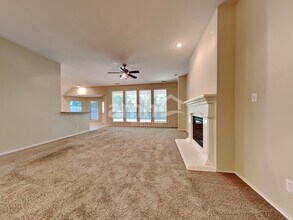 5776 Jillian Way in Grand Prairie, TX - Foto de edificio - Building Photo