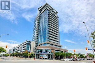 1 Hurontario St in Mississauga, ON - Building Photo