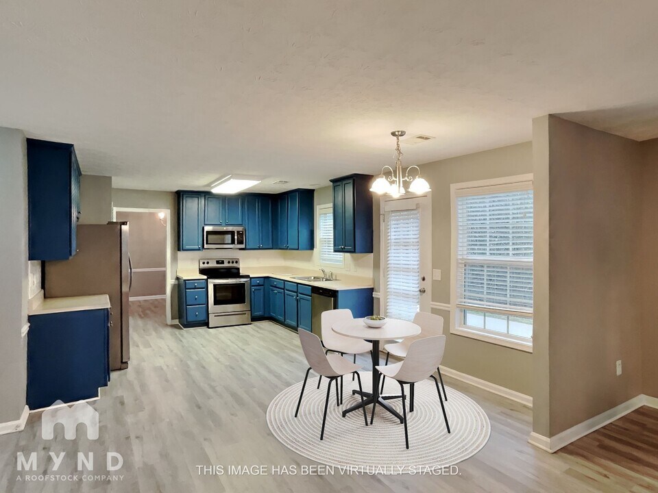 834 Thompson Ridge Dr in Monroe, GA - Building Photo