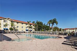 8297 Key Royal Ln-Unit -332 in Naples, FL - Foto de edificio - Building Photo