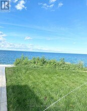 48 Seabreeze Crescent in Hamilton, ON - Building Photo - Building Photo