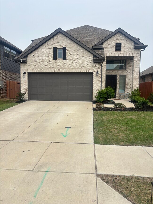 property at 3908 Chesapeake Ln